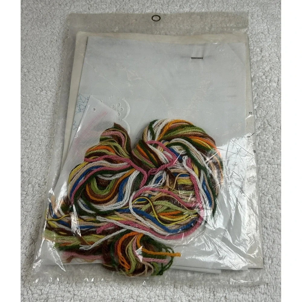 NOS Bucilla Needlecraft Kit #3524 